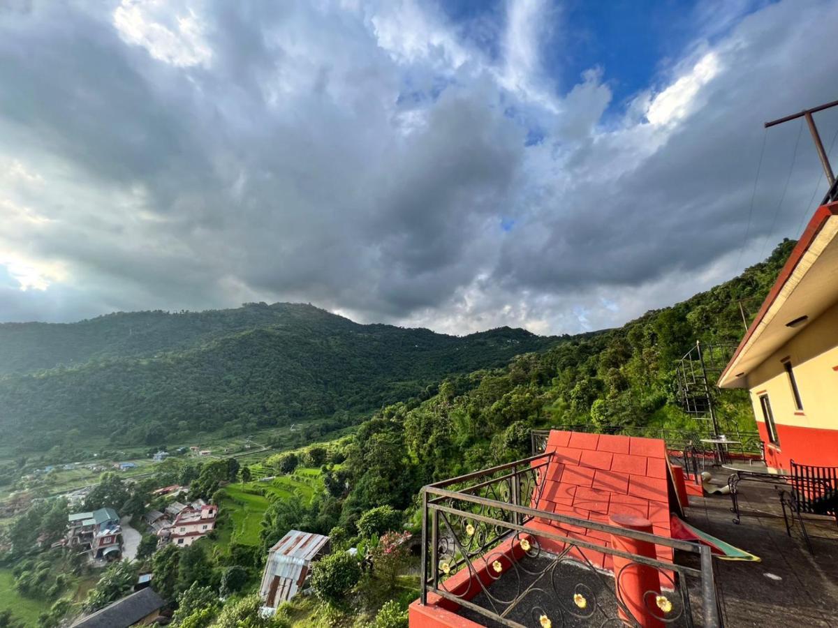 Green Hills Yoga Retreat Pokhara Bagian luar foto
