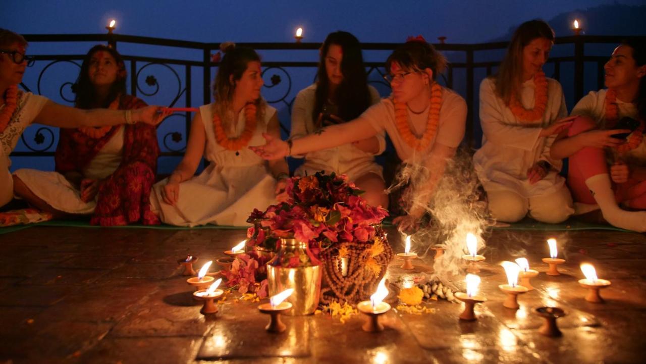 Green Hills Yoga Retreat Pokhara Bagian luar foto