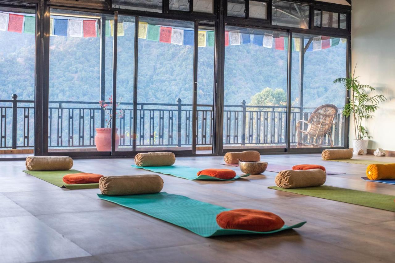 Green Hills Yoga Retreat Pokhara Bagian luar foto