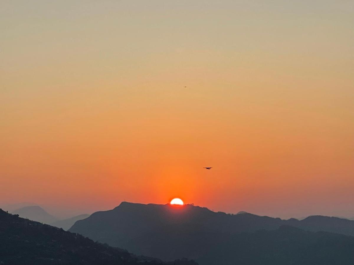 Green Hills Yoga Retreat Pokhara Bagian luar foto