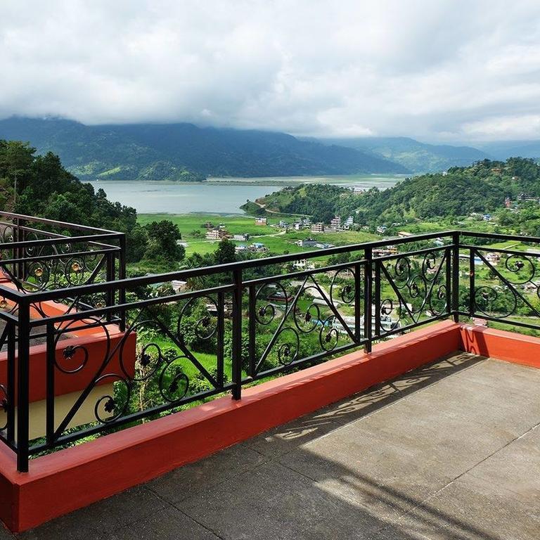 Green Hills Yoga Retreat Pokhara Bagian luar foto