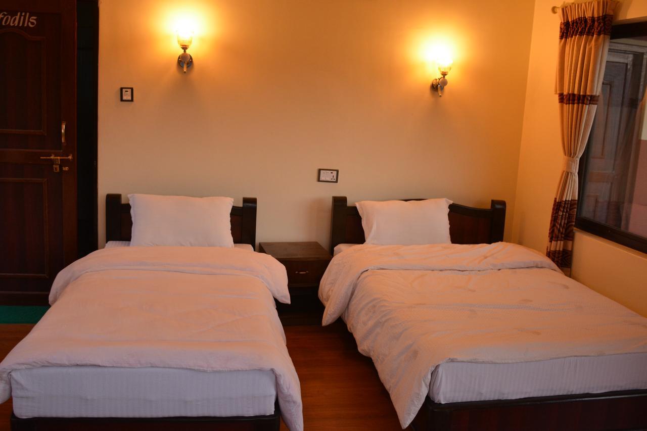 Green Hills Yoga Retreat Pokhara Bagian luar foto