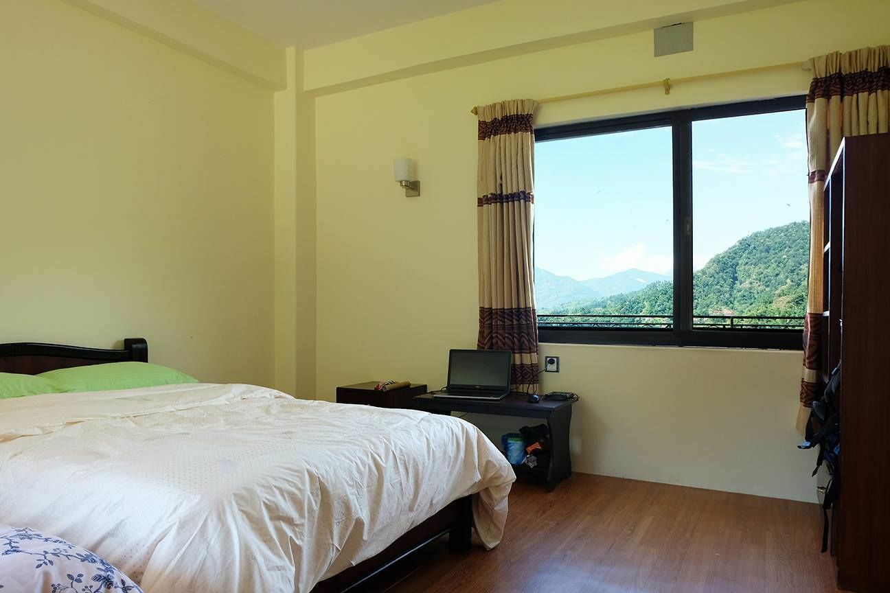Green Hills Yoga Retreat Pokhara Bagian luar foto